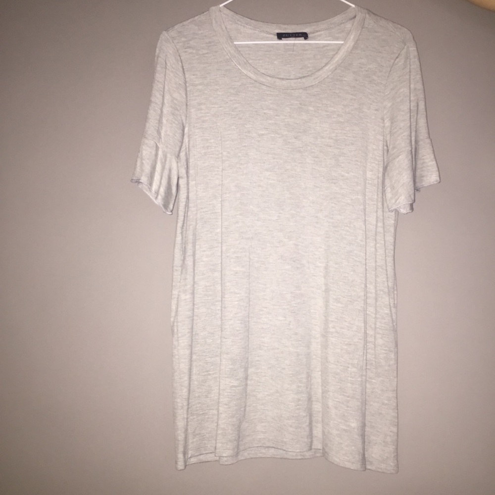 Round neck top w/ruffle sleeve